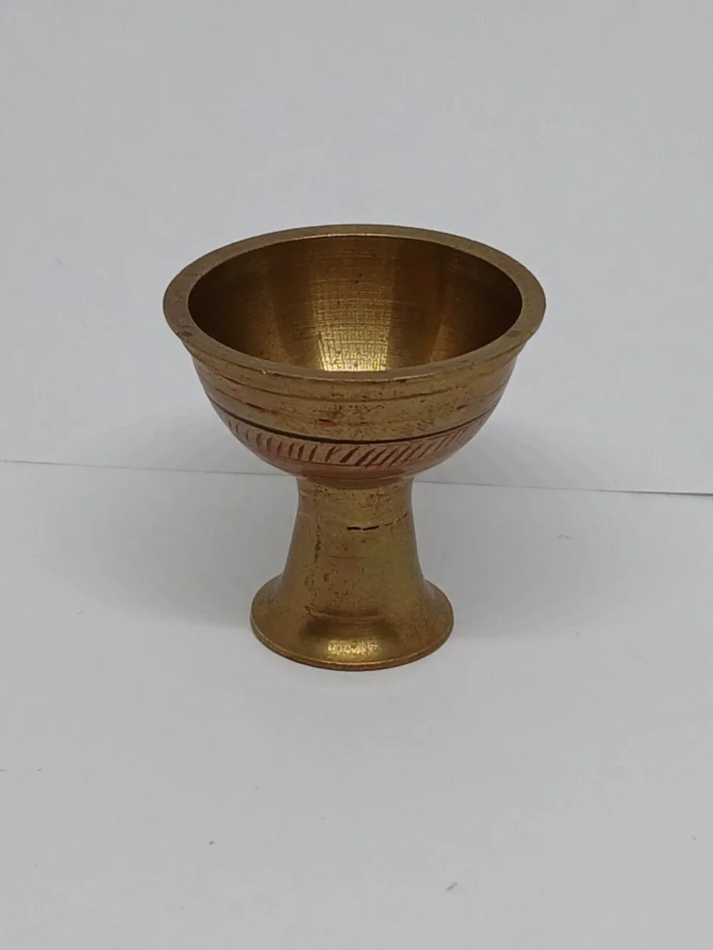 SMALL VINTAGE ANTIQUE BRASS VESSEL WITH GEOMETRIC PATTERNS IN RED PAINT